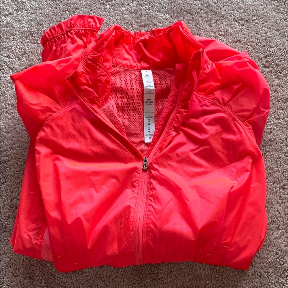 NEVER WORN Lululemon jacket size 8